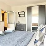 Alonia - Your Shelter By The Park And Appartamento *